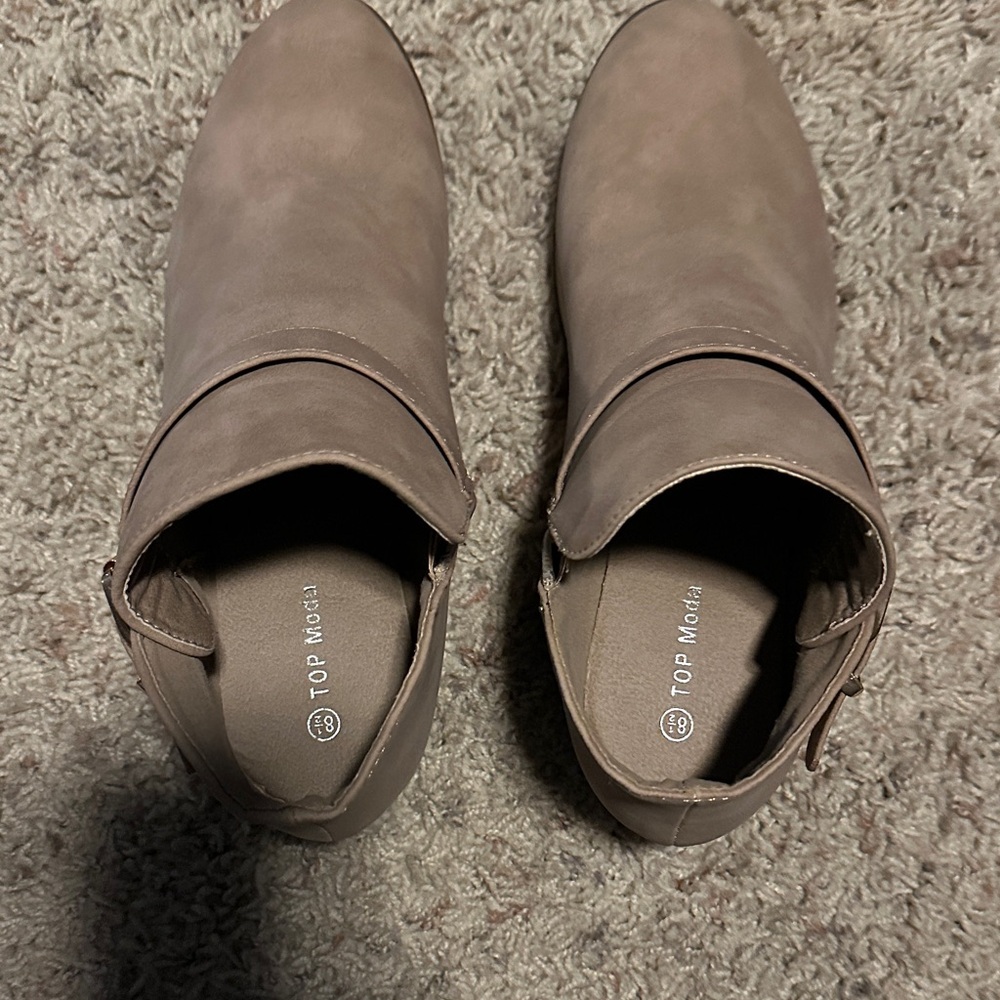 TOP Moda Beige Ankle Boots